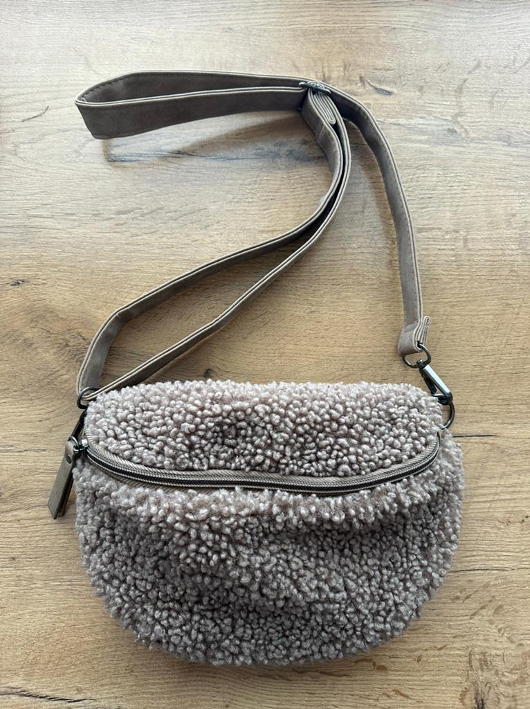 Beige teddy crossbody tasje van Beagles, Ophalen of Verzenden, Zo goed als nieuw, Beige, Schoudertasje