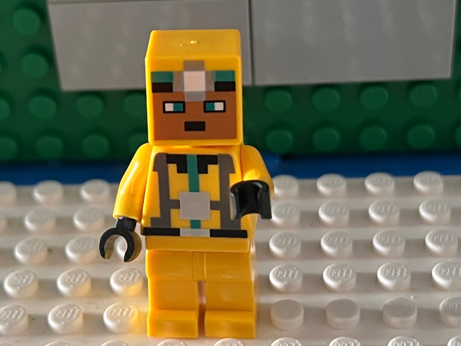 Lego minecraft minifiguur ondekkings reiziger, Ophalen of Verzenden, Zo goed als nieuw