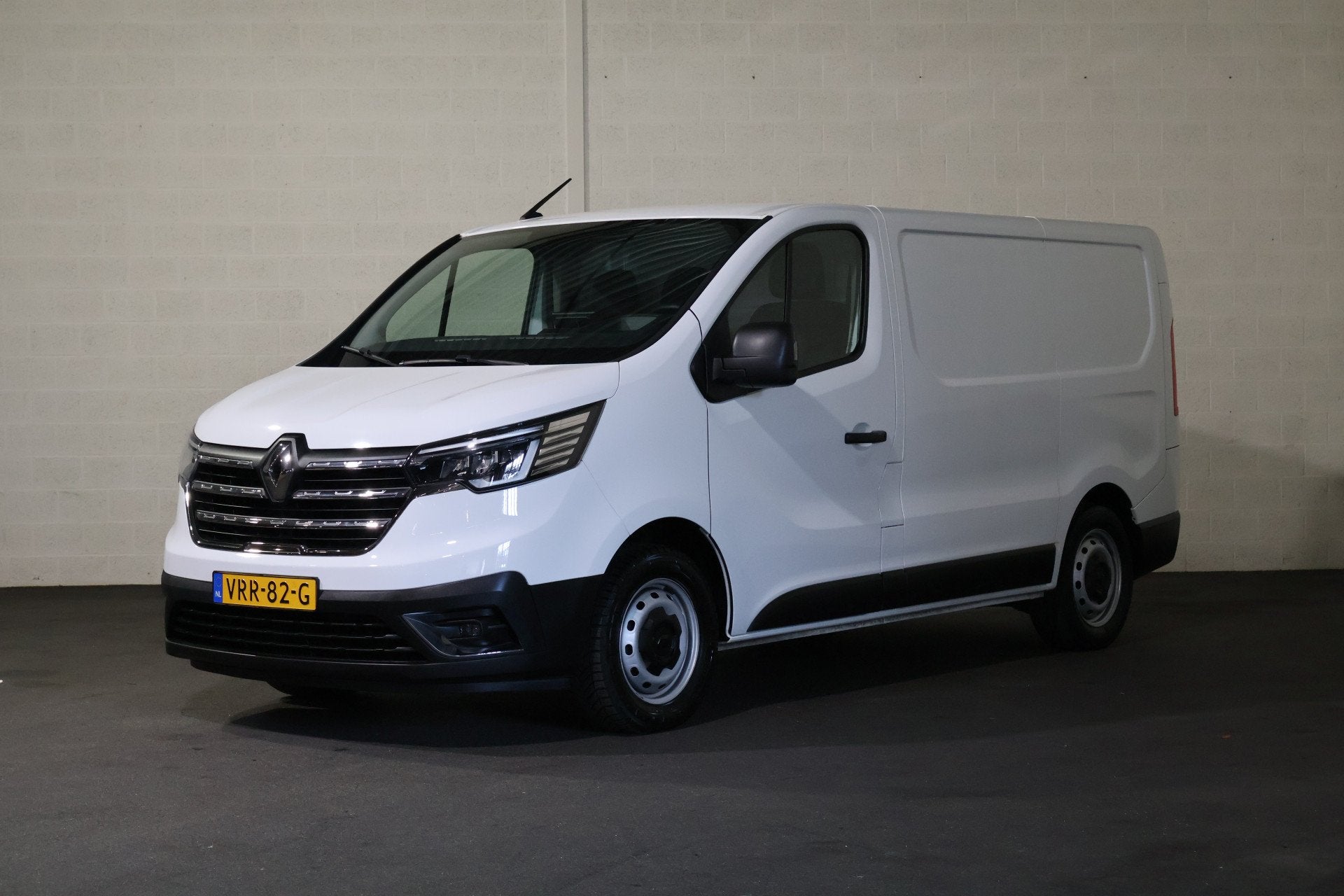 Renault Trafic 2.0 dCi 110pk L1 H1 Inrichting (bj 2022), Voorwielaandrijving, Gebruikt, Euro 6, 4 cilinders