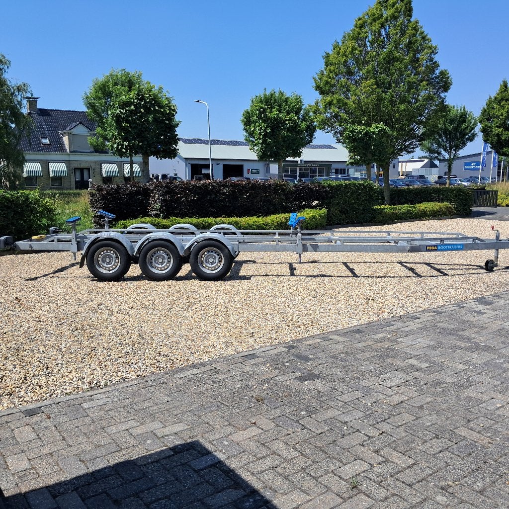 Pega stallingstrailer op dit moment niet meer te koop, Watersport en Boten, Boottrailers, Ophalen, Dubbelassig (tandemas), 6 tot 9 meter