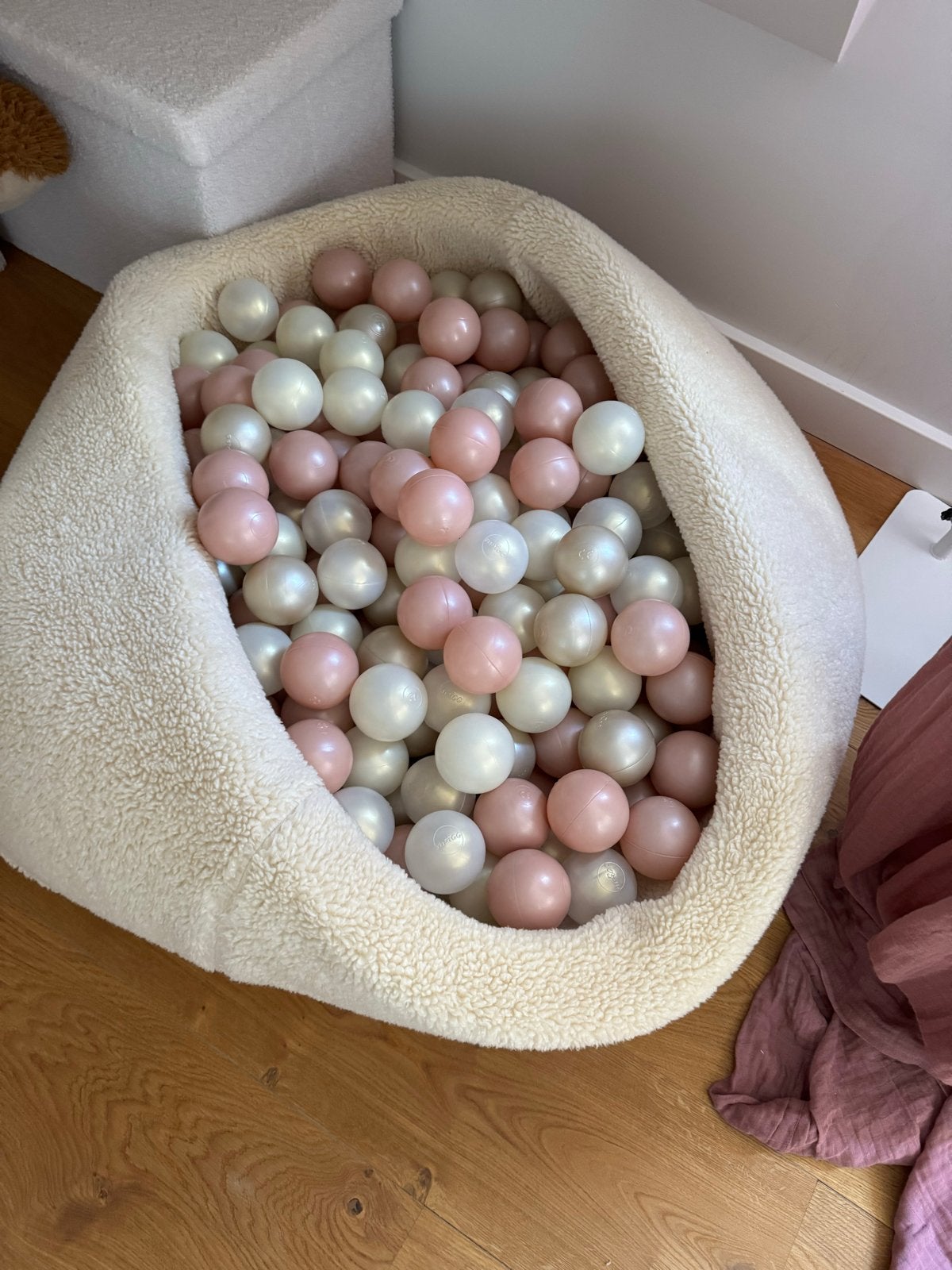 Ballenbak met zachte mand - Roze en witte ballen, Ophalen, Gebruikt, Meisje