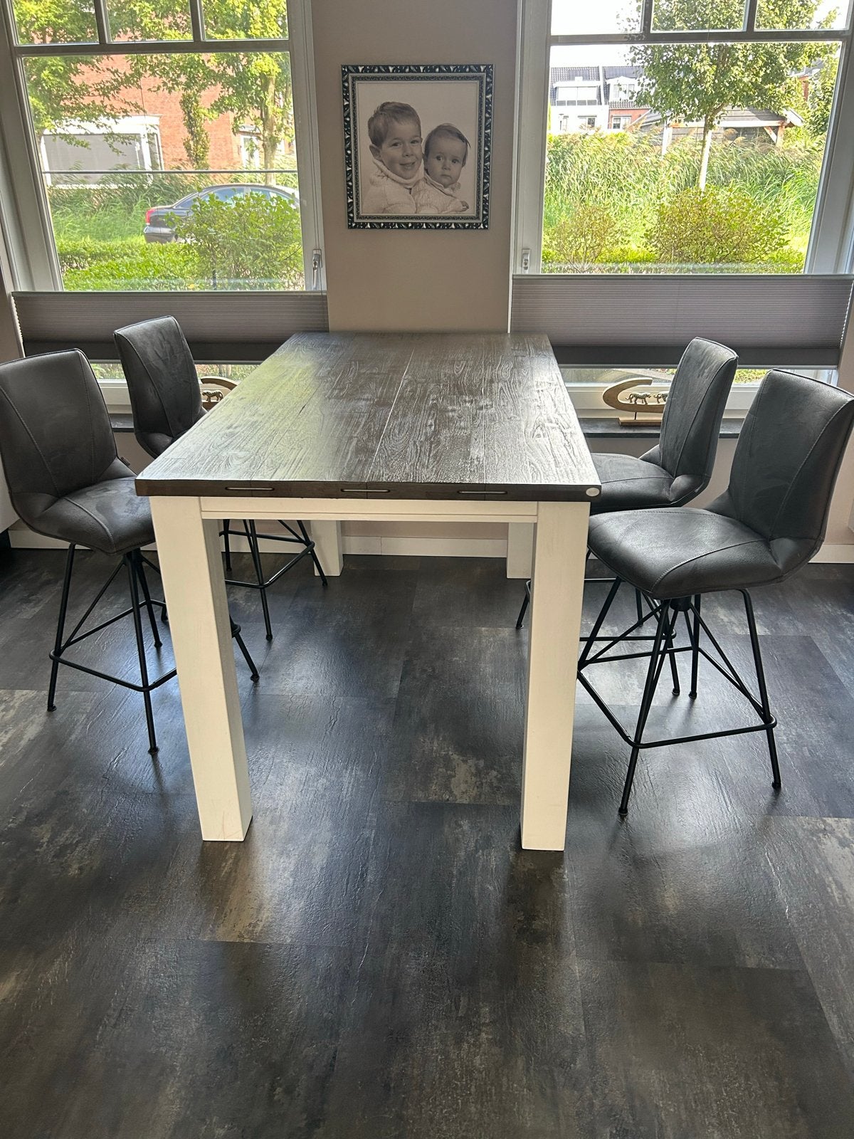 Eettafel met 4 barkrukken - H&H en XOOON, Ophalen, 100 tot 150 cm, 50 tot 100 cm, Zo goed als nieuw