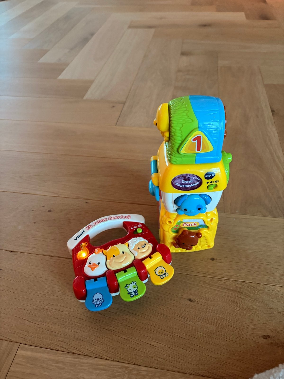VTech Baby Speelgoed: Stapelblokken & Kiekeboe Boerderij, Ophalen of Verzenden, Gebruikt, Overige typen, Met licht