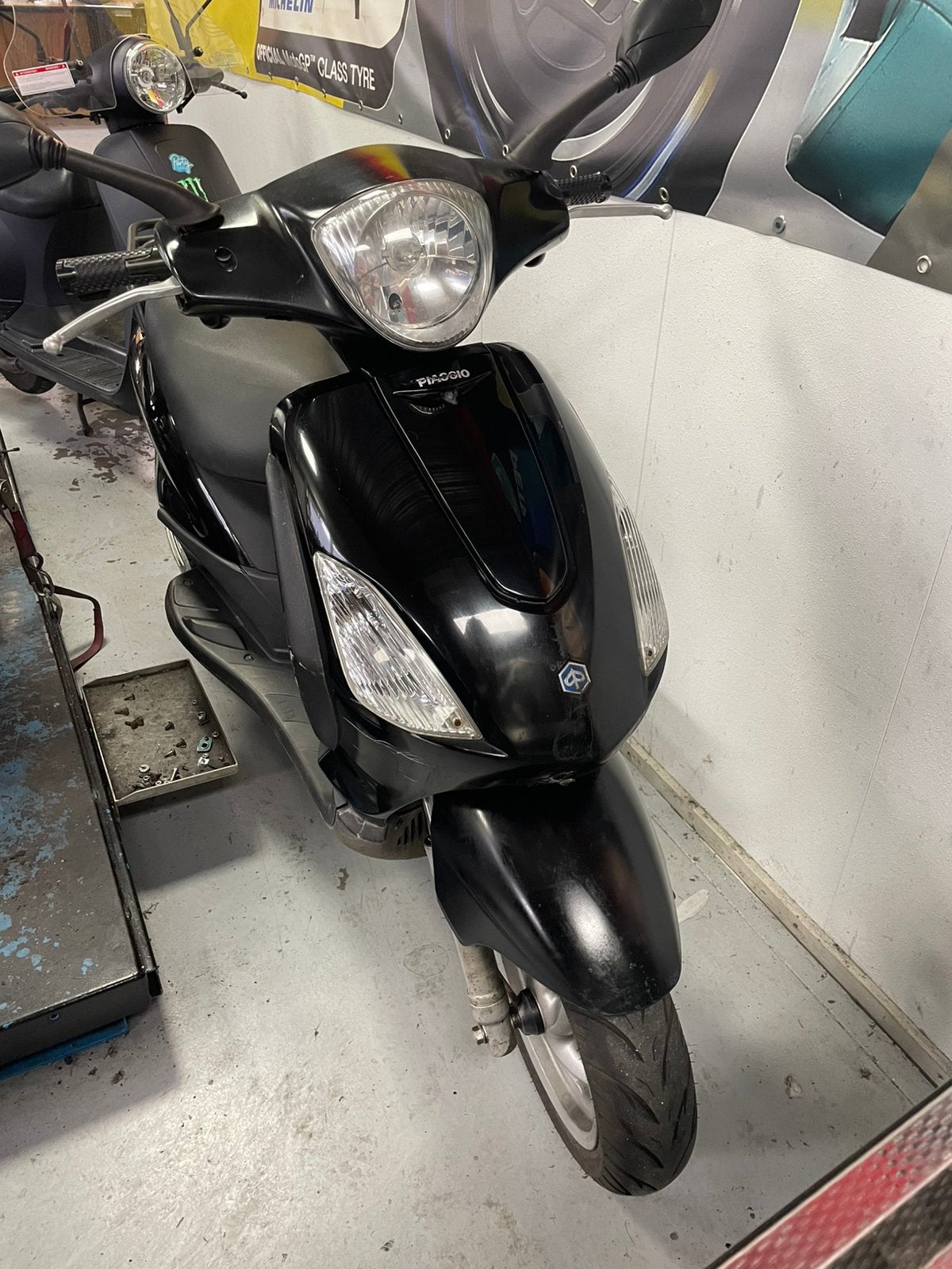 Piaggio fly 50cc brom, Ophalen, Maximaal 45 km/u, Zo goed als nieuw, Fly