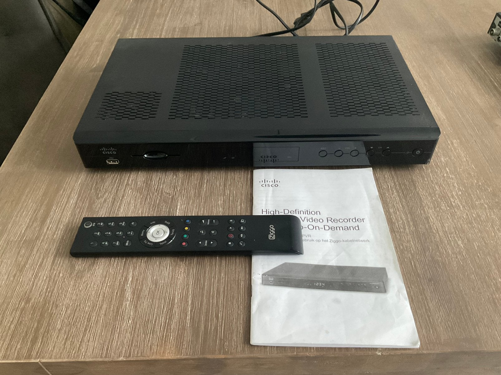 Cisco 8485DVB HD DVR – Ziggo TV-decoder en recorder., Ophalen of Verzenden, Gebruikt