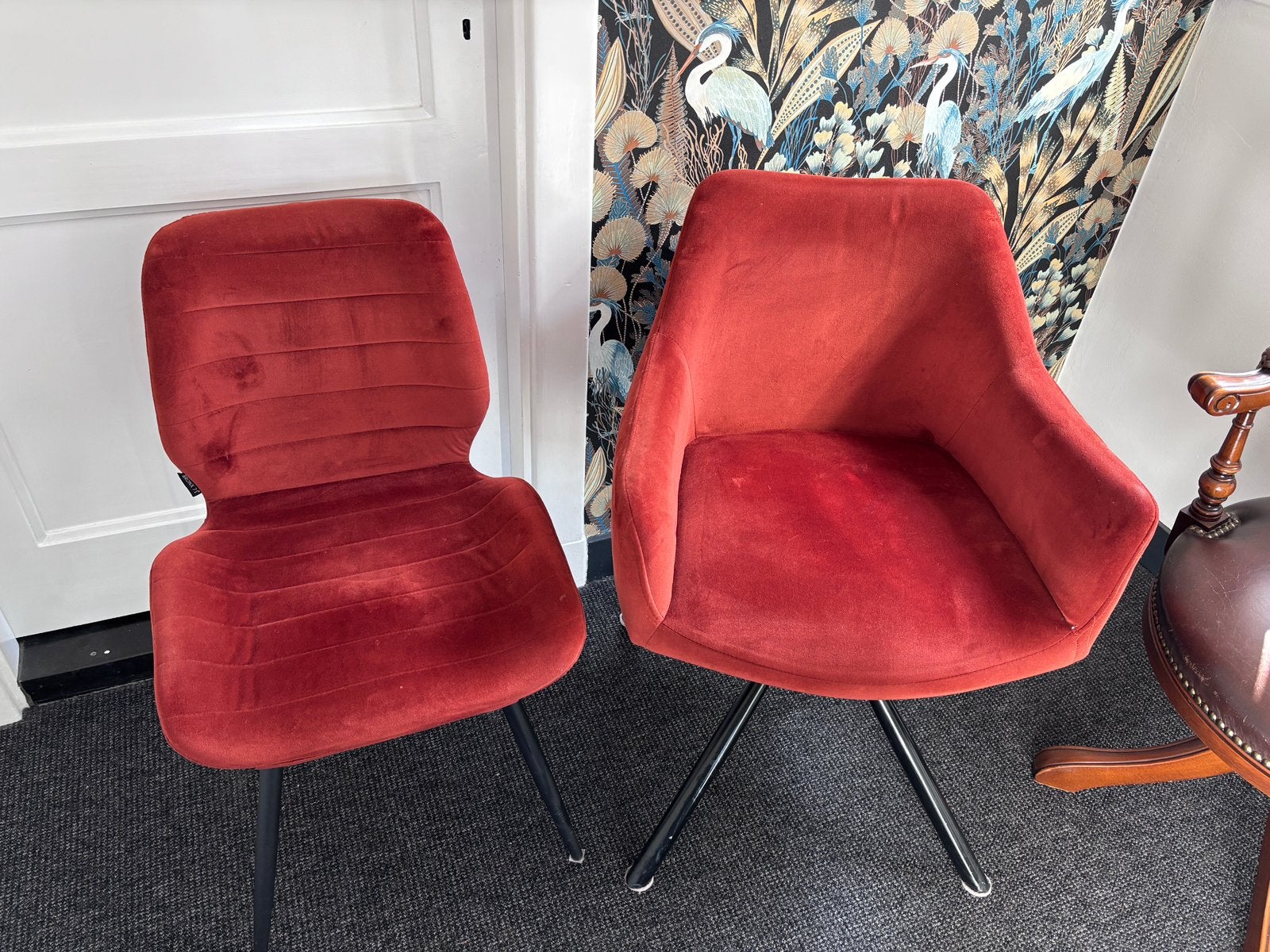 Twee eetkamerstoelen, velours bekleding, Huis en Inrichting, Ophalen, Twee, Overige kleuren, Zo goed als nieuw