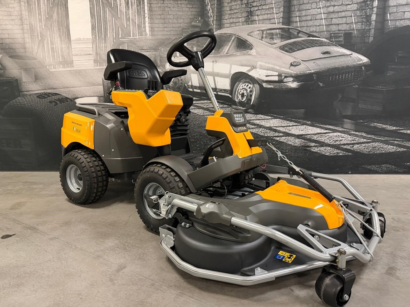 Stiga Park Pro 900 AWX | EX BTW | 56 Uur, Auto's, Gebruikt, Overige carrosserieën, Overige brandstoffen, Geel
