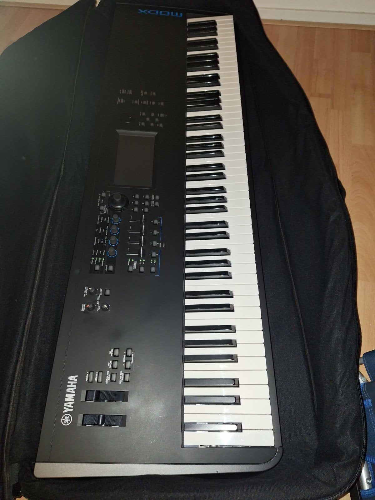 Yamaha MODX8 Synthesizer met softbag, Muziek en Instrumenten, Ophalen, 88 toetsen, Zo goed als nieuw, Midi-aansluiting