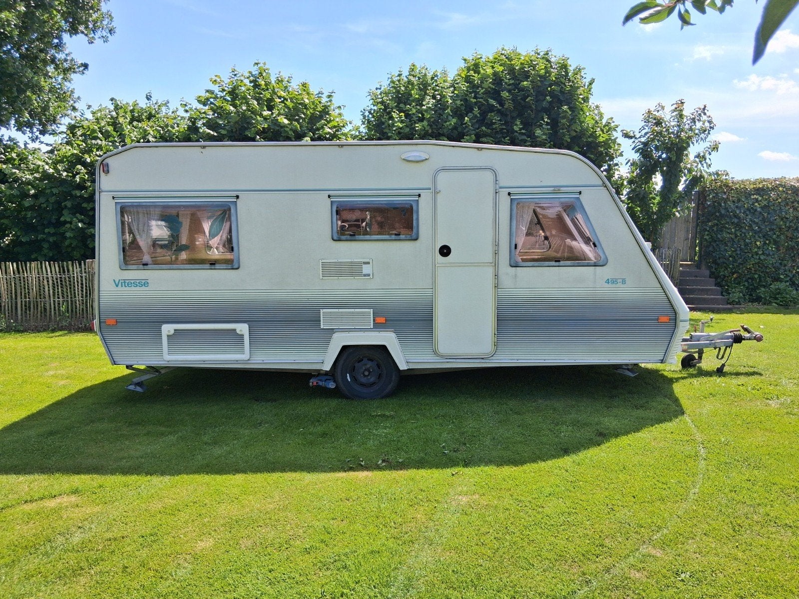 Beyerland vitesse 495, Caravans en Kamperen, Treinzit, Particulier, Beyerland, Koelkast