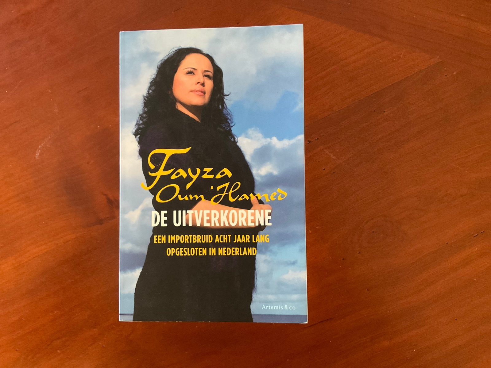 Fayza Oum'Hamed - De Uitverkorene, Ophalen of Verzenden, Gelezen, Overige