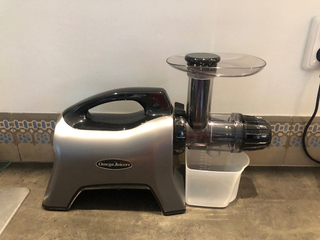 Omega slowjuicer MM1500 - new, Ophalen of Verzenden, Zo goed als nieuw, Elektrisch, Slowjuicer