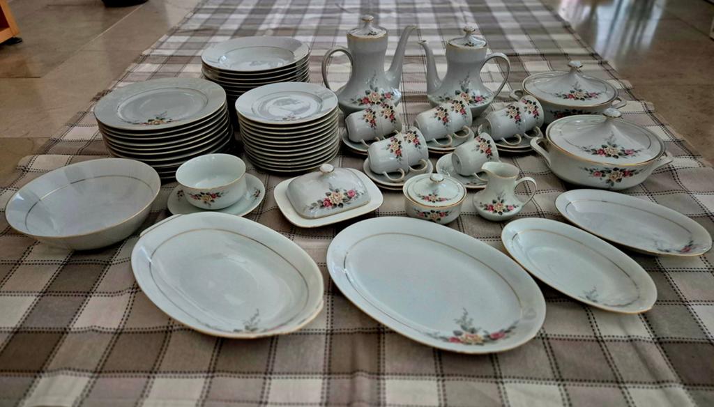 Compleet Bavaria Spenzo Capri servies 60-delig, Ophalen, Zo goed als nieuw, Overige stijlen, Porselein