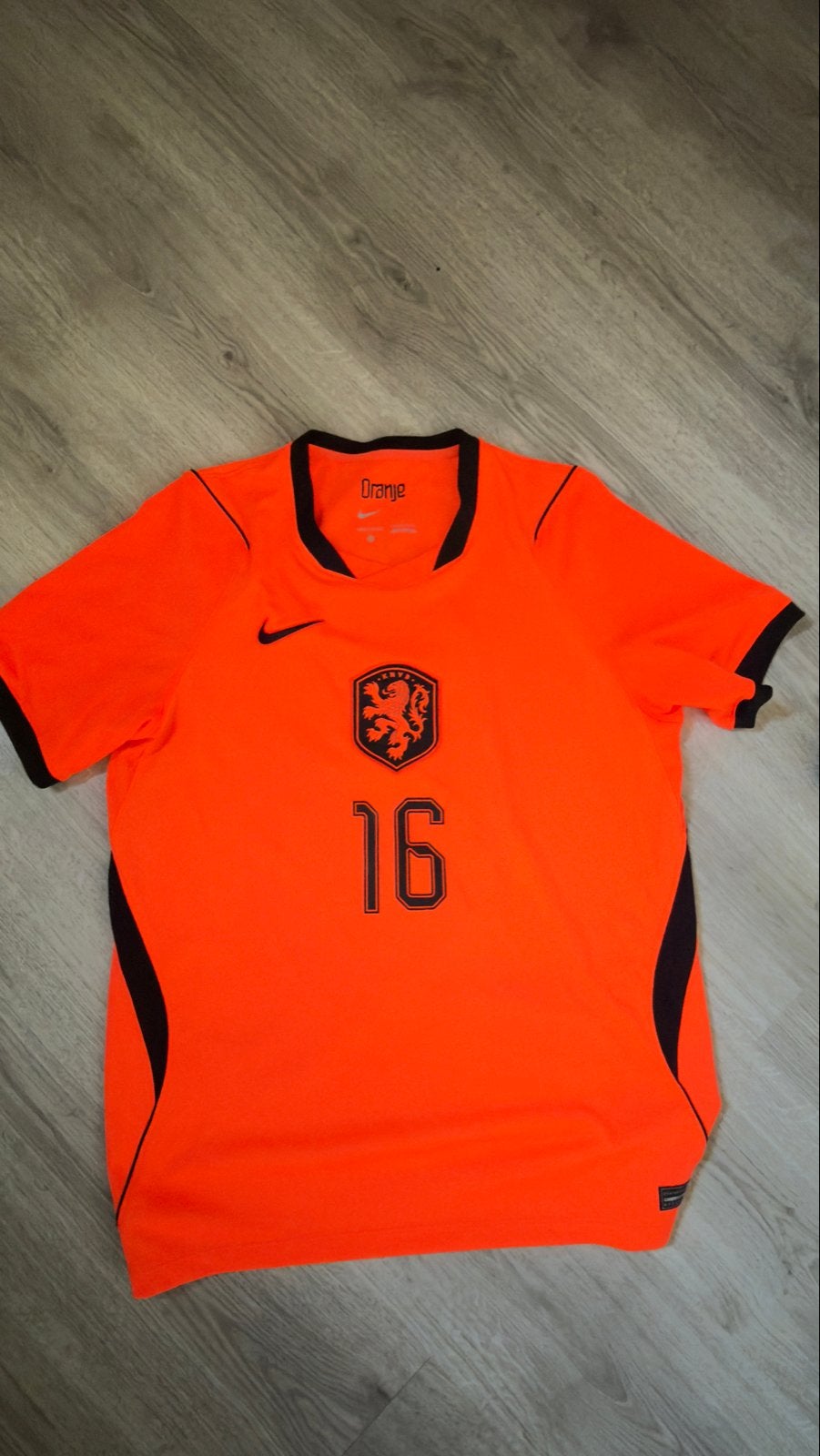 Oranje Nederlands elftal Voetbalshirt - Til #16 - Maat L, Maat 52/54 (L), Nieuw, Oranje, Ophalen of Verzenden