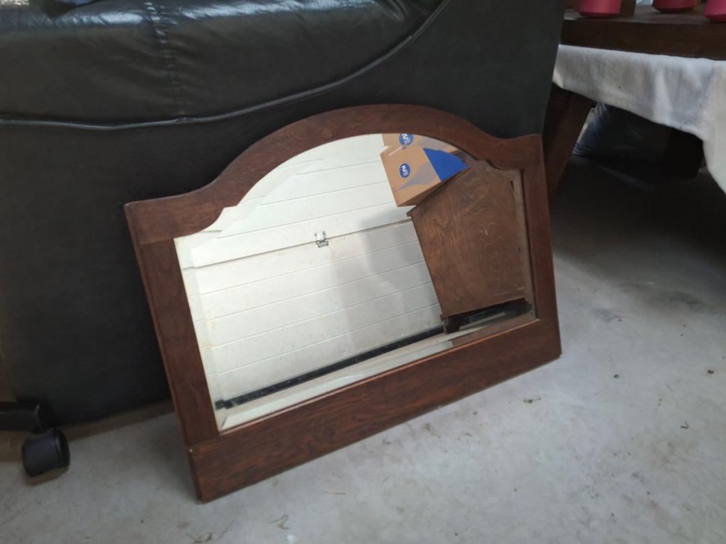 Oude antieke spiegel met houten lijst, Huis en Inrichting, Woonaccessoires | Spiegels, Ophalen, Gebruikt, 75 tot 100 cm, Minder dan 100 cm
