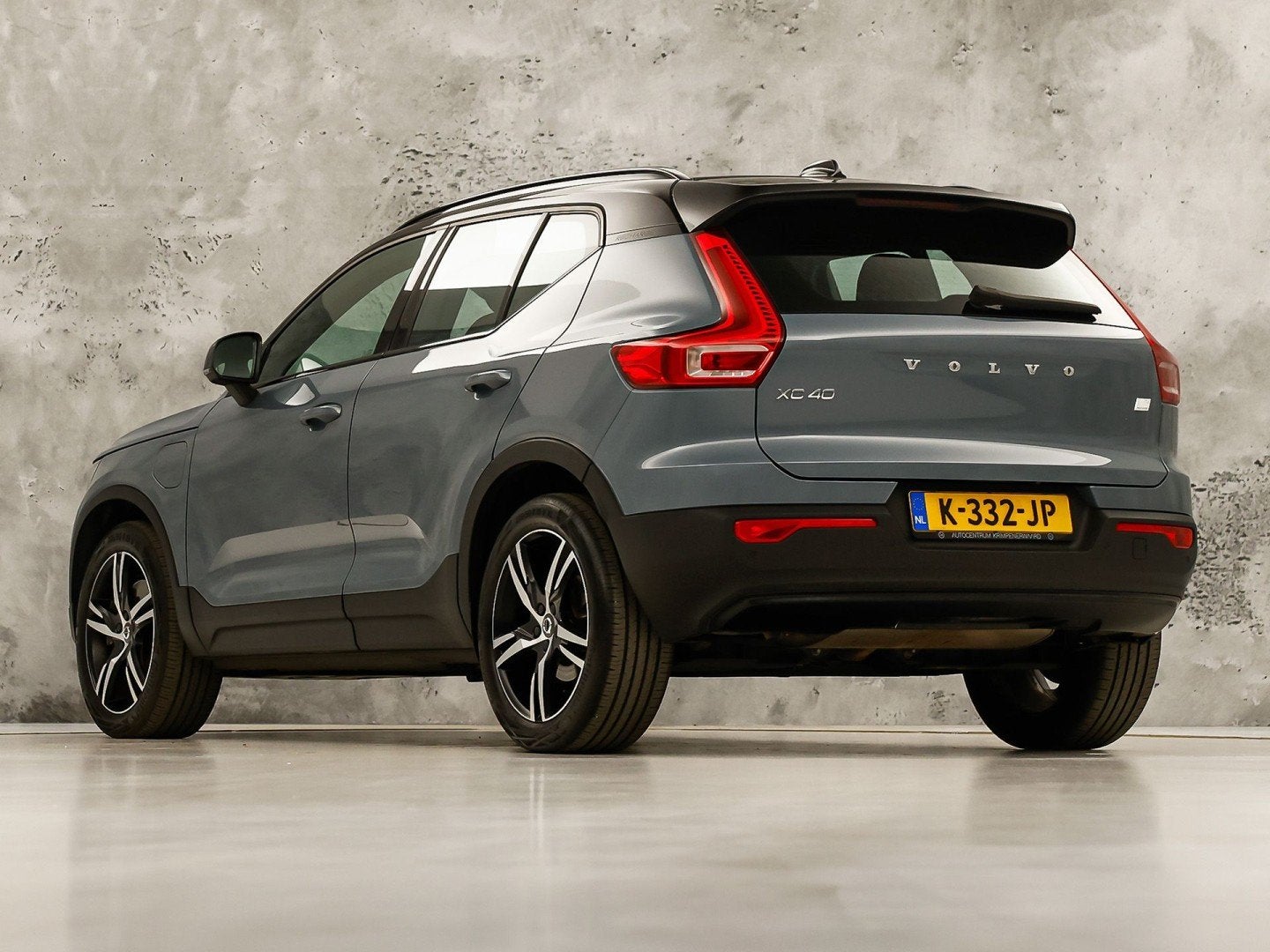 Volvo XC40 1.5 T4 Recharge R-Design Automaat 211Pk (GROOT NA, 12 maanden, Stof, Euro 6, Bedrijf