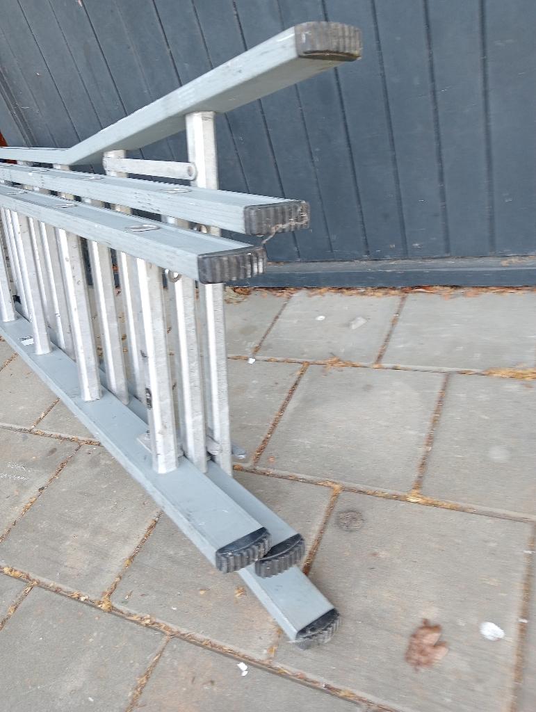 Punt ladder dirks. Punt ladder merk dirks 3x5, Ophalen, Zo goed als nieuw, Ladder, Opvouwbaar of Inschuifbaar