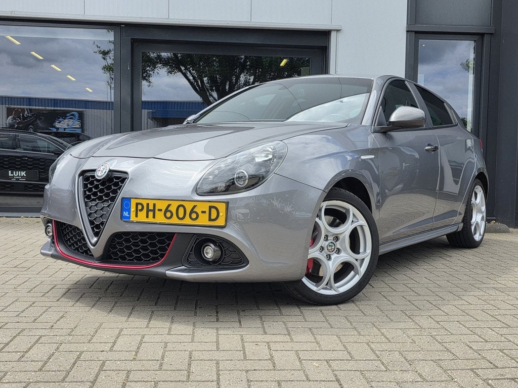 Alfa Romeo Giulietta 1.4 Turbo MultiAir Super (bj 2017), Auto's, Alfa Romeo, 4 cilinders, Bedrijf, Zilver of Grijs, Automatische klimaatregeling