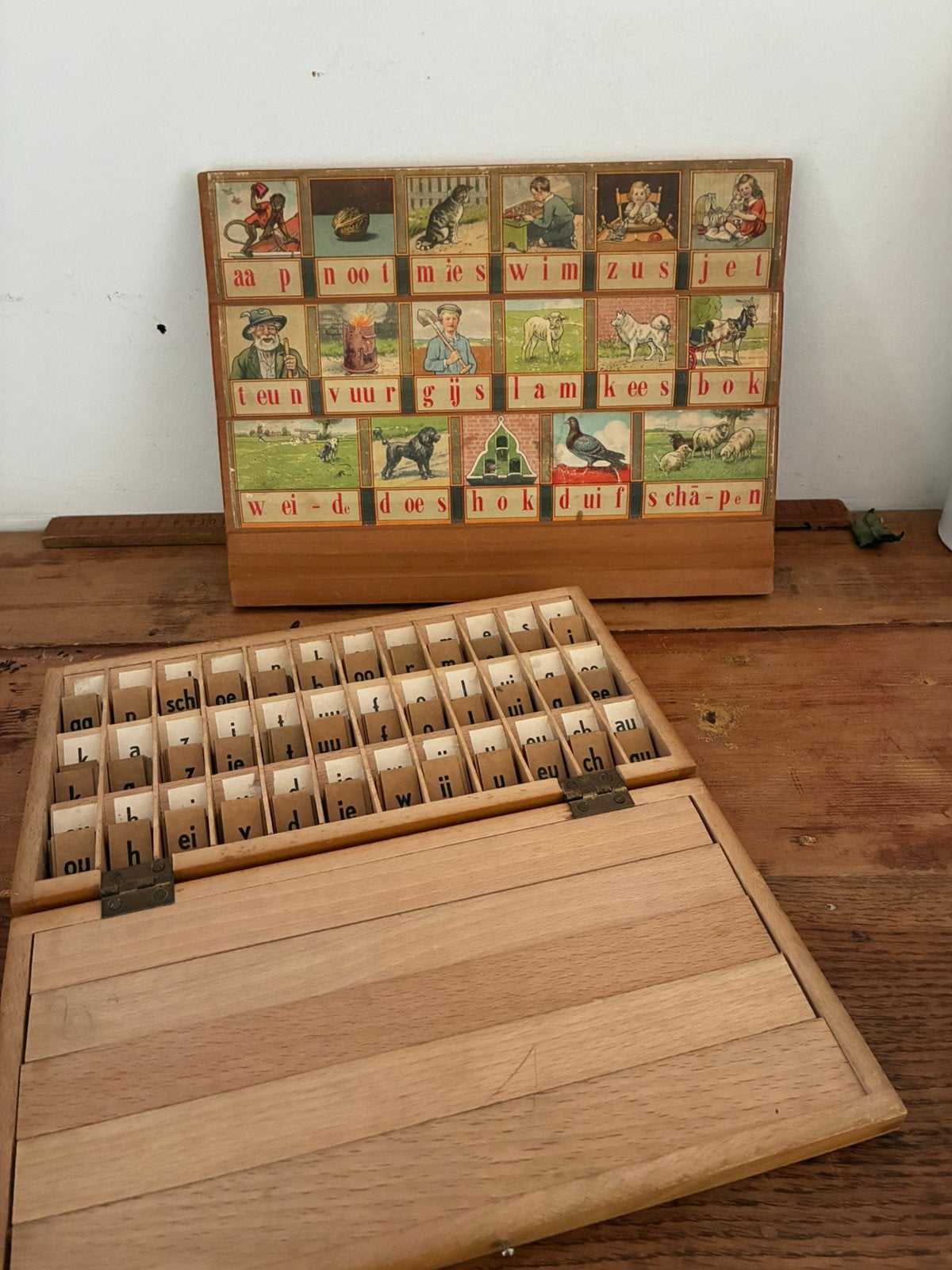 Origineel aap noot plankje mét letterdoos, Antiek en Kunst, Ophalen of Verzenden