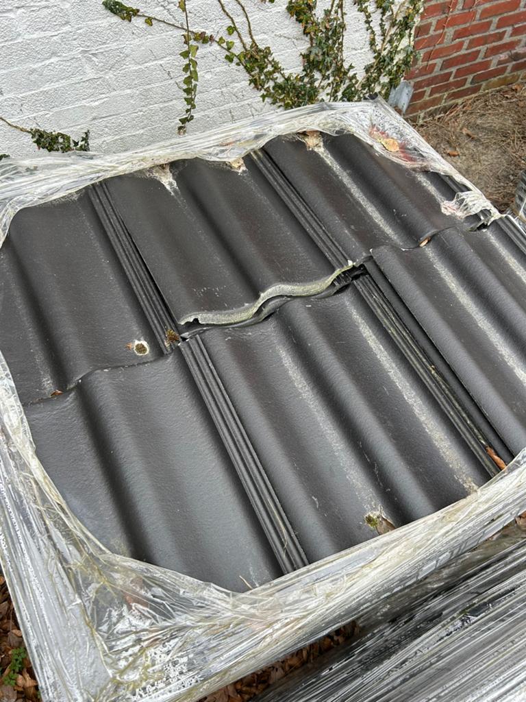 Gezocht: Nelskamp S-pan zwart gevelpannen en nokvorsten, Doe-het-zelf en Verbouw, Dakpannen en Dakbedekking, Ophalen, Steen of Klei