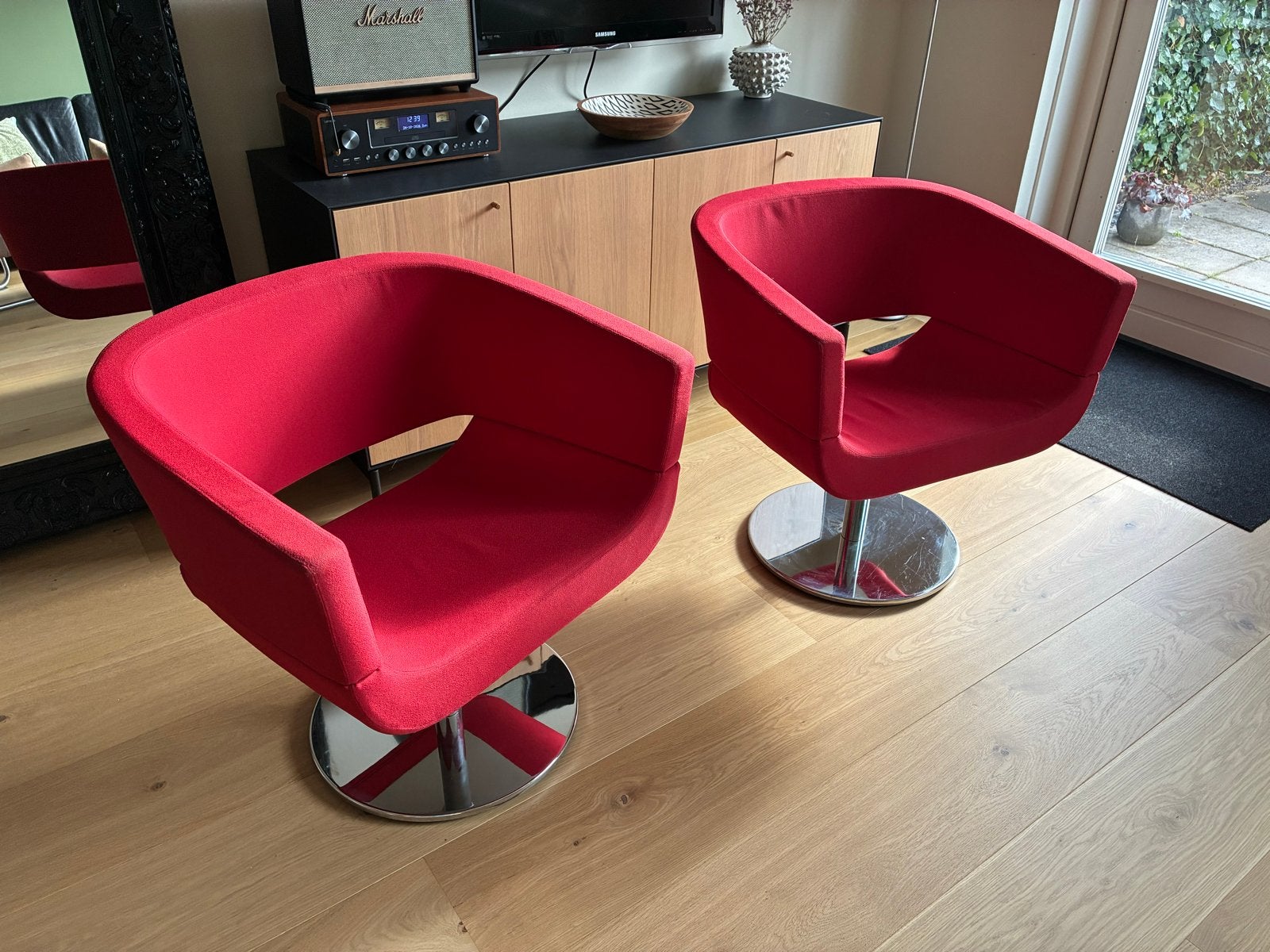 2 Allermuir Lola draai design fauteuils - Rood, Ophalen, Gebruikt, Minder dan 75 cm, Design