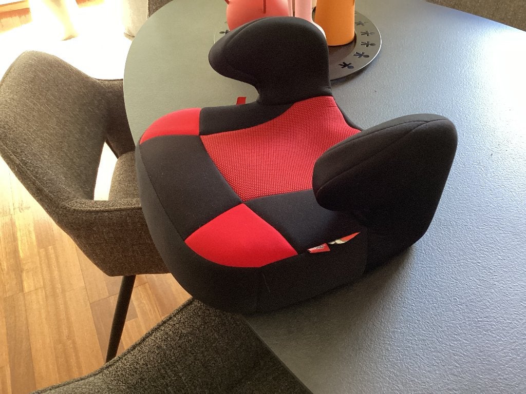 Kinderzitje/ zitverhoger, Autogordel, 15 t/m 36 kg, Zo goed als nieuw, Ophalen
