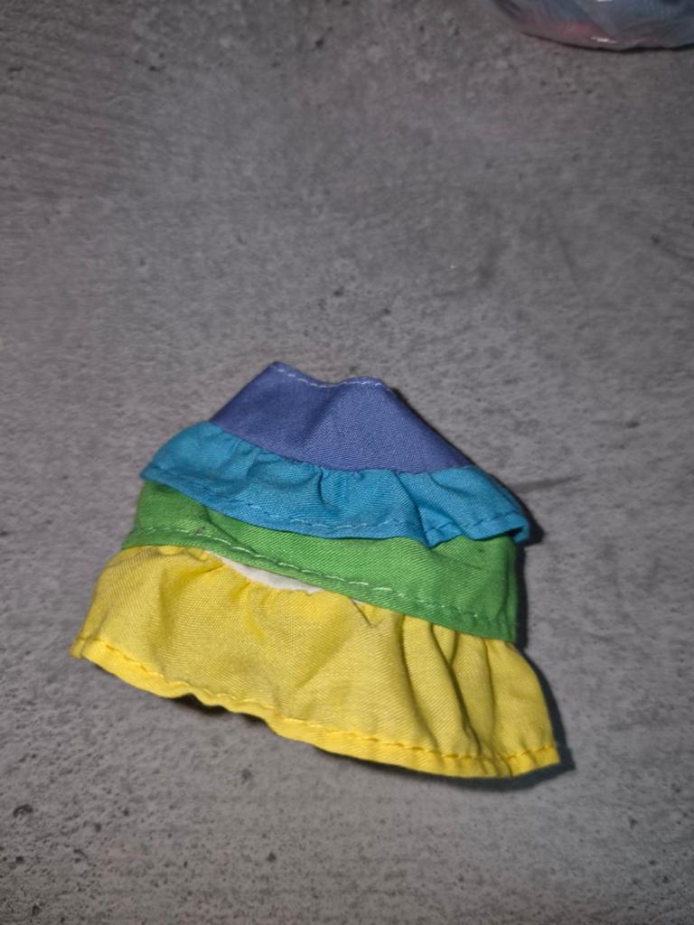876 Barbie regenboog rokje, Ophalen of Verzenden, Gebruikt