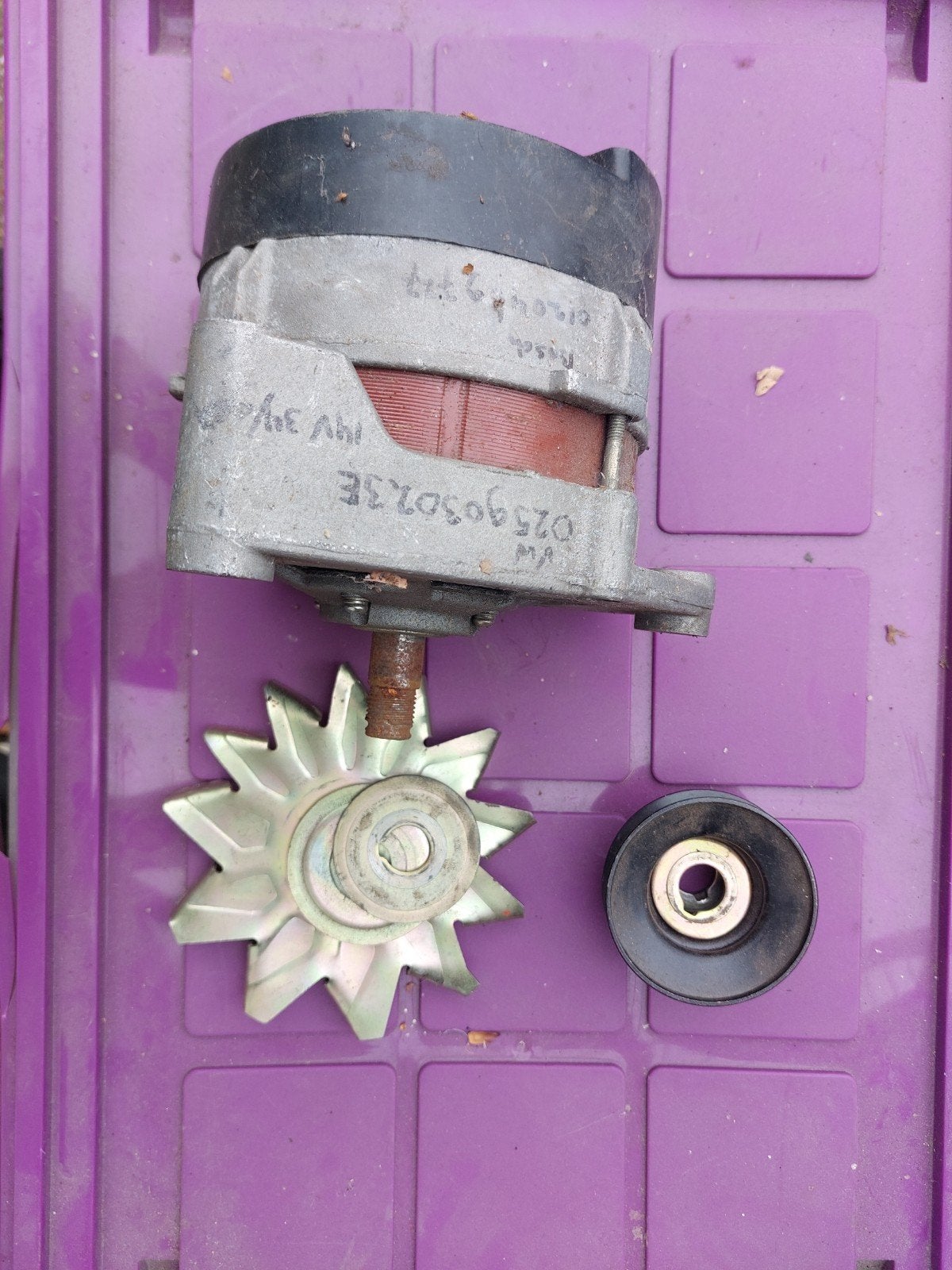 Dynamo VW 025903023E - Nieuw met lichte roest, Ophalen of Verzenden