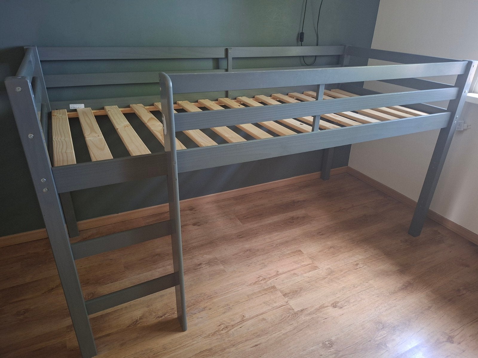 Hoogslaper Leen Bakker TIES grijs met lattenbodem, 85 tot 100 cm, Gebruikt, Lattenbodem, Ophalen of Verzenden