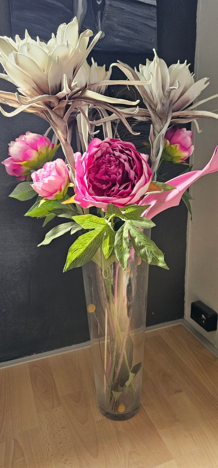 Prachtig kunstboeket met pioenrozen ozen en exotische bloeme, Inclusief kunstbloemen, Binnen, Gebruikt, Ophalen of Verzenden
