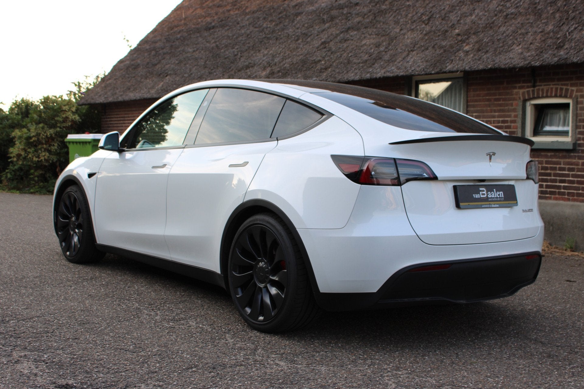 Foto 3 van Tesla Model Y Performance AWD 75 kWh SOh 92.5% PANO LEER NAV