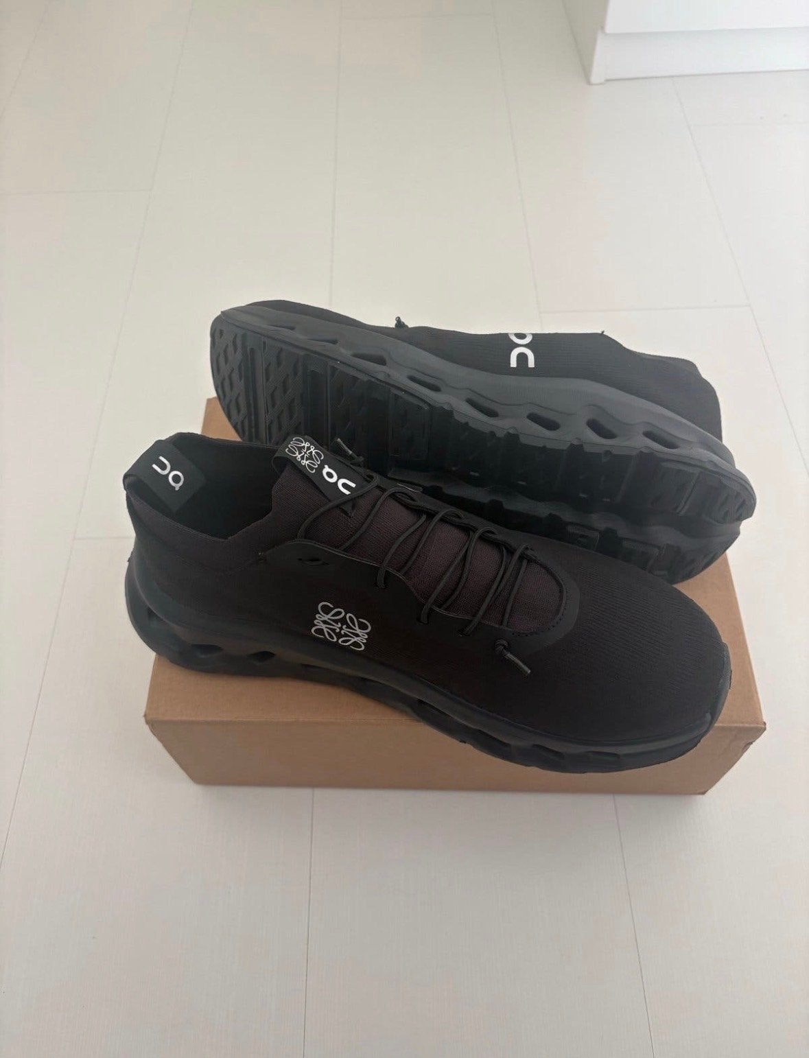 On Running x Loewe Cloudtilt Sneakers Zwart, Ophalen of Verzenden, Nieuw, Zwart, Sneakers of Gympen
