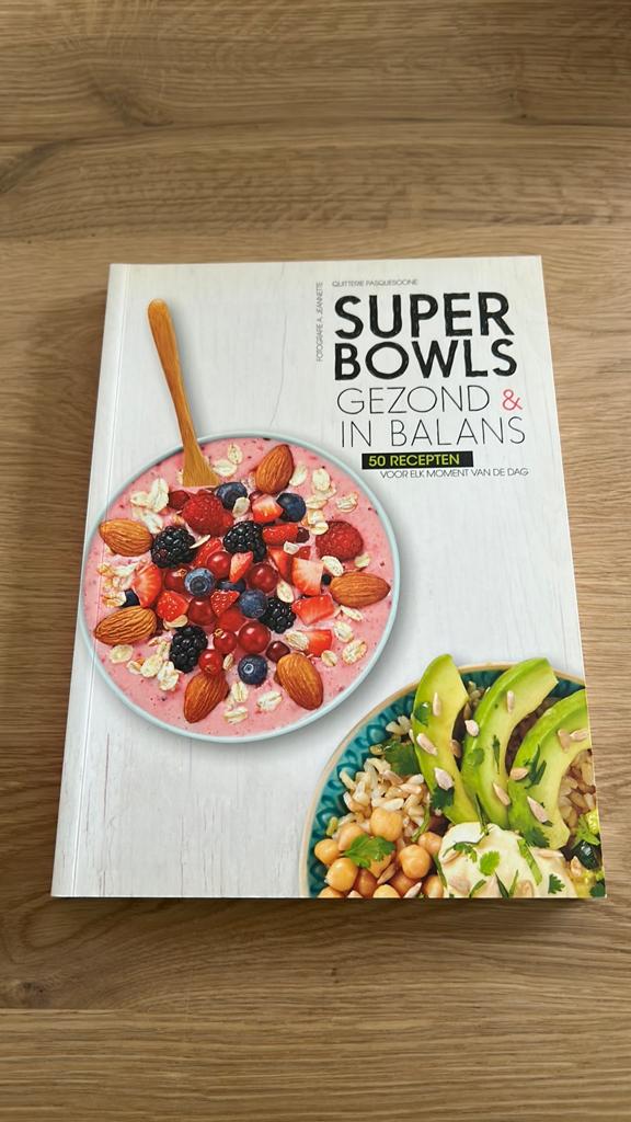 Super Bowls: Gezond & in Balans - 50 recepten, Boeken, Kookboeken, Spanje, Voorgerechten en Soepen, Ophalen of Verzenden, Zo goed als nieuw