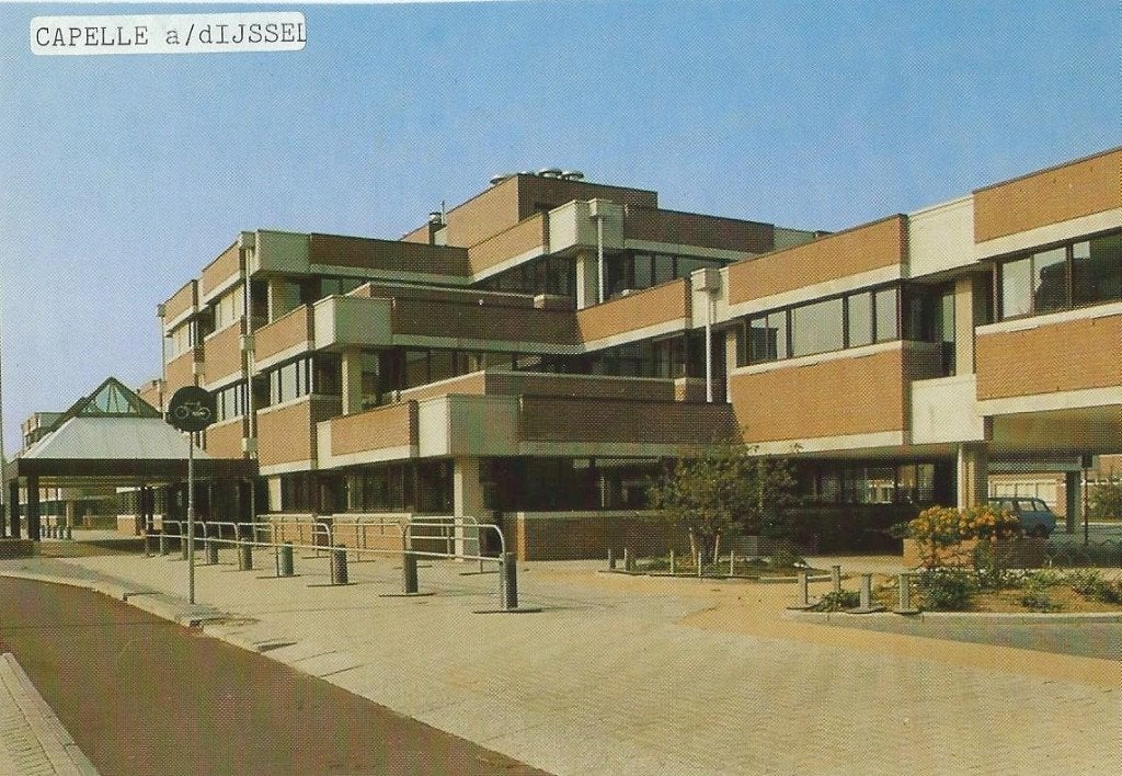 Capelle aan den IJssel  Gemeentehuis, Verzamelen, Ansichtkaarten | Nederland, Verzenden, 1980 tot heden, Ongelopen, Zuid-Holland