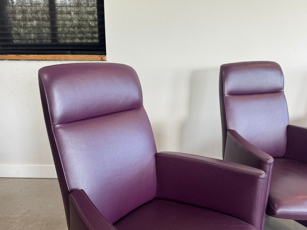 Leolux 4 eetkamerstoelen paars leer op wieltjes – als nieuw, Overige kleuren, Design, Leer, Ophalen of Verzenden