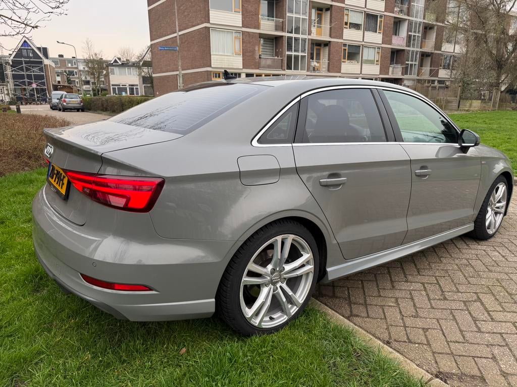 Audi A3 35 Tfsi 150pk S Tronic 2019 Grijs, Auto's, Audi, 15 km/l, 1498 cc, 4 cilinders, Origineel Nederlands