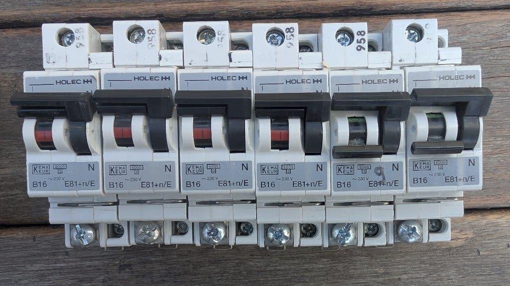 Holec Installatieautomaten B16 (5 stuks), Ophalen of Verzenden, Gebruikt, Installatieautomaat