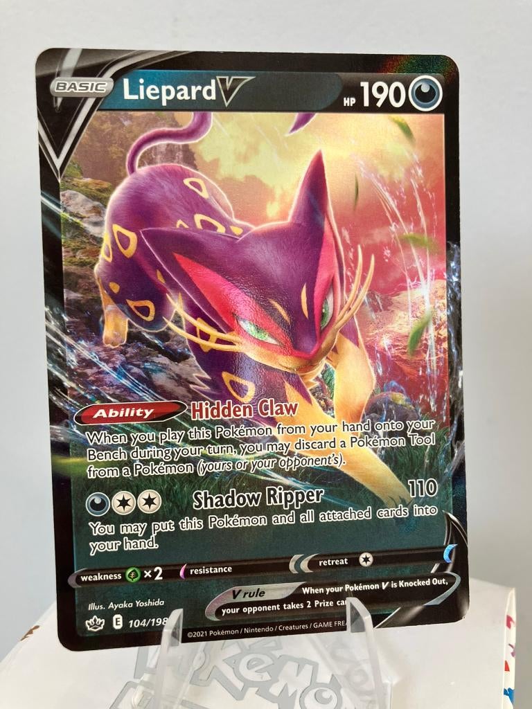 Liepard V 104/198 - Chilling Reign, Ophalen of Verzenden, Nieuw, Losse kaart, Foil