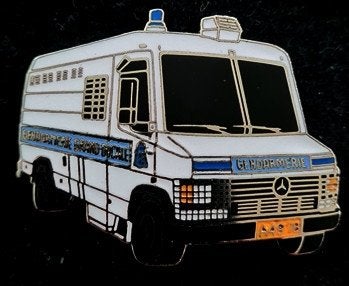Mercedes-Benz Gendarmerie bus pin- emaille, Verzenden, Nieuw, Transport, Speldje of Pin