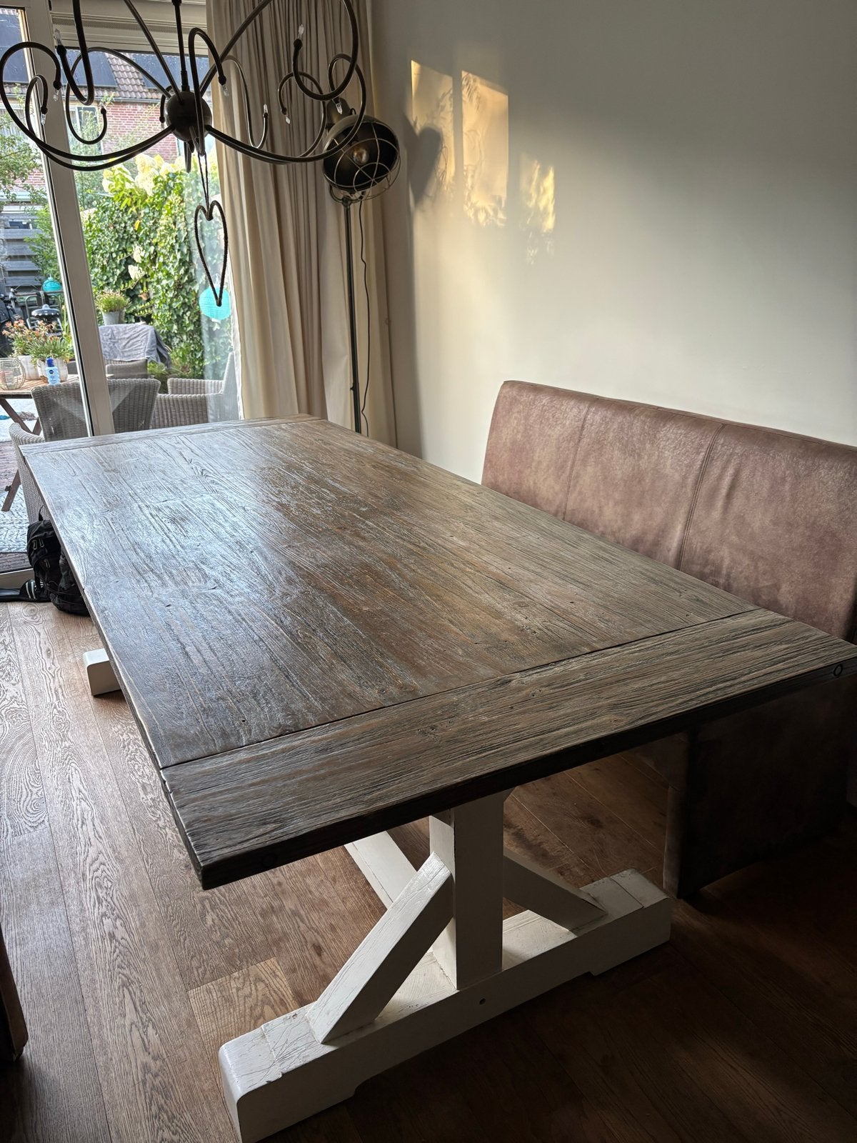 Robuuste houten eettafel met wit onderstel, Ophalen, Gebruikt, 100 tot 150 cm, 200 cm of meer