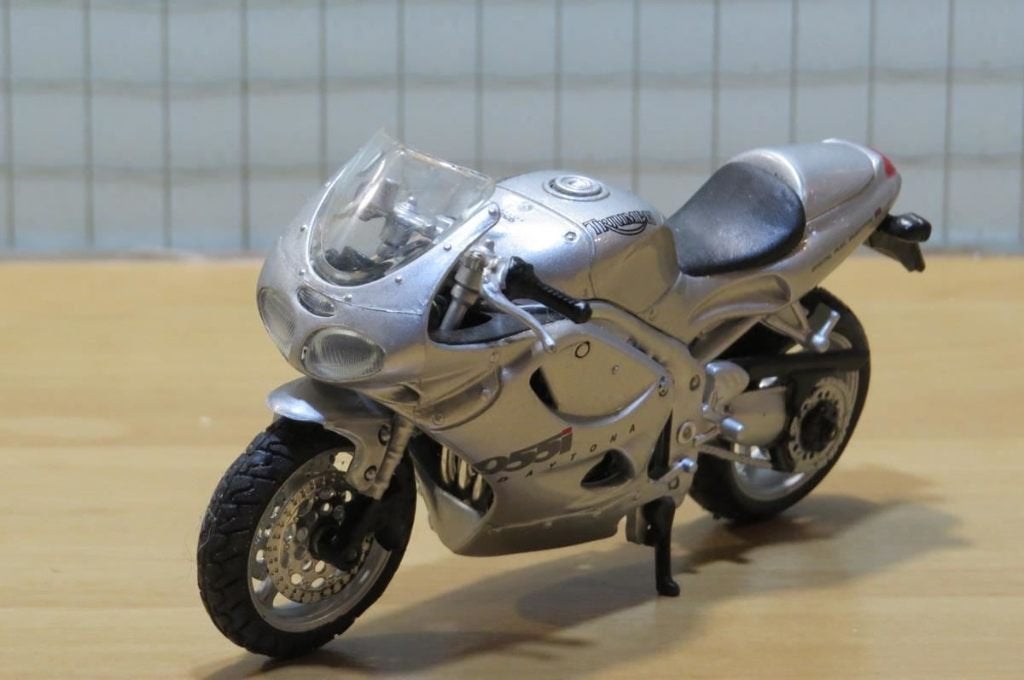 Triumph Daytona 955i 1:18 Maisto blister, MayCheong, Maisto, Nieuw, Ophalen of Verzenden