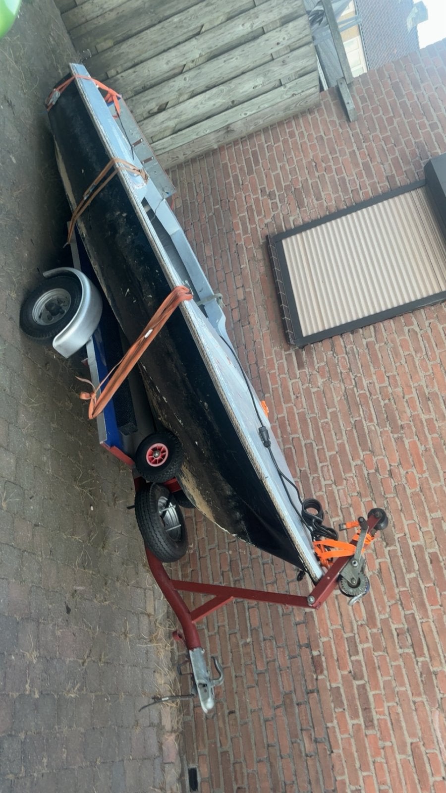 Boot met trailer en motor, Ophalen
