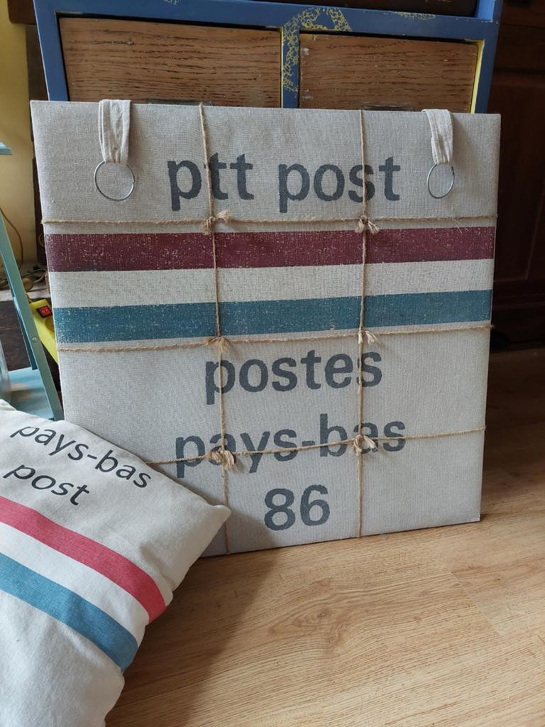 PTT Post prikbord en kussen - Unieke decoratie set, Vintage, Gebruikt, Meerkleurig, Ophalen of Verzenden