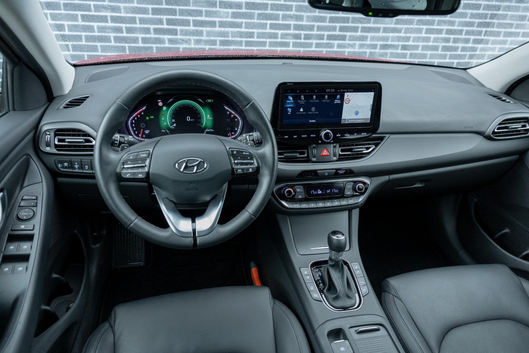 Hyundai i30 1.5 T-GDi DCT7 MHEV Premium | Stoelverwarming |, Auto's, Hyundai, Dealer onderhouden, Gebruikt, 4 cilinders, Origineel Nederlands