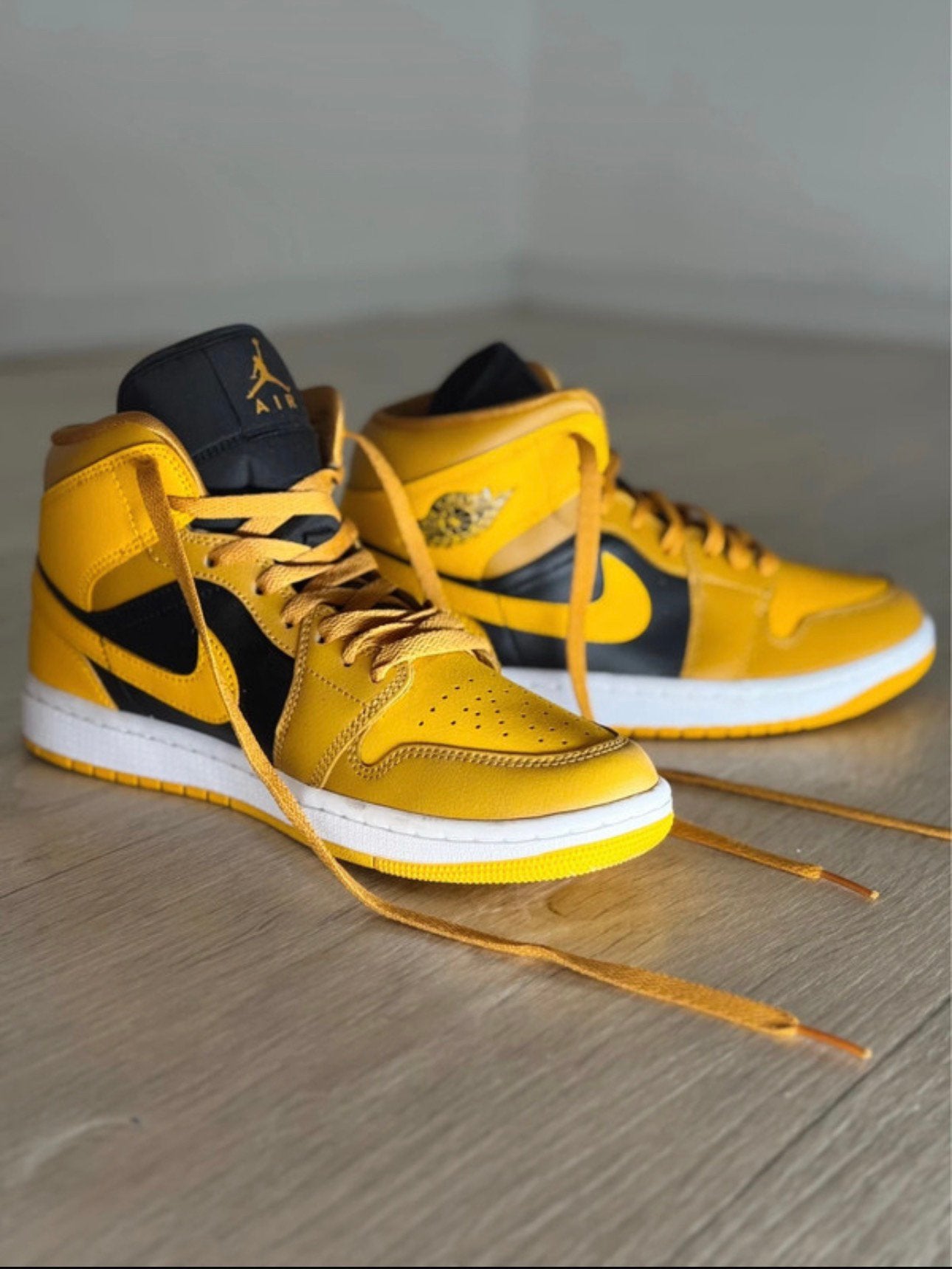 Nike Air Jordans Geel (2x gedragen), Ophalen, Zo goed als nieuw, Schoenen