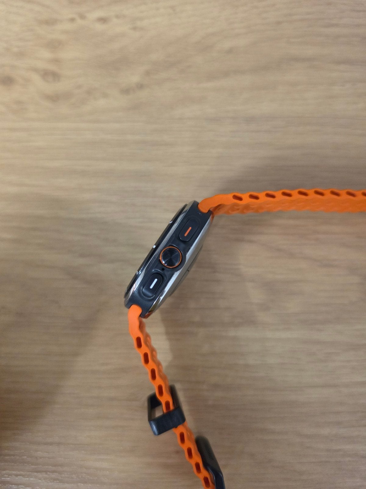 Foto 6 van Samsung Galaxy Watch Ultra (SM-L705F) LTE Titanium Silver