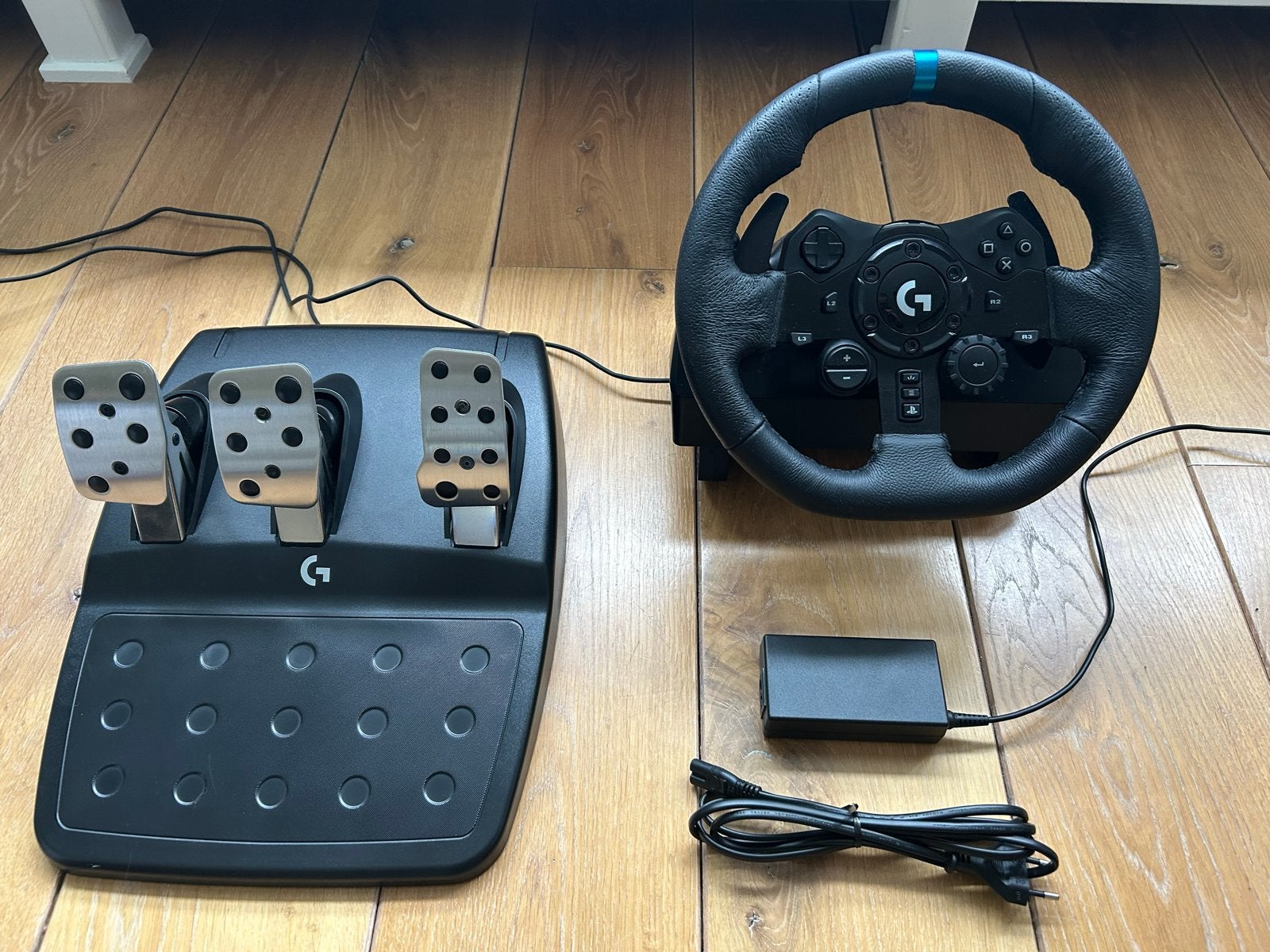 Logitech G923 Race Stuur + Pedalen (PC en PS4/5), zgan, Ophalen, Zo goed als nieuw, Stuur of Pedalen, PlayStation 4