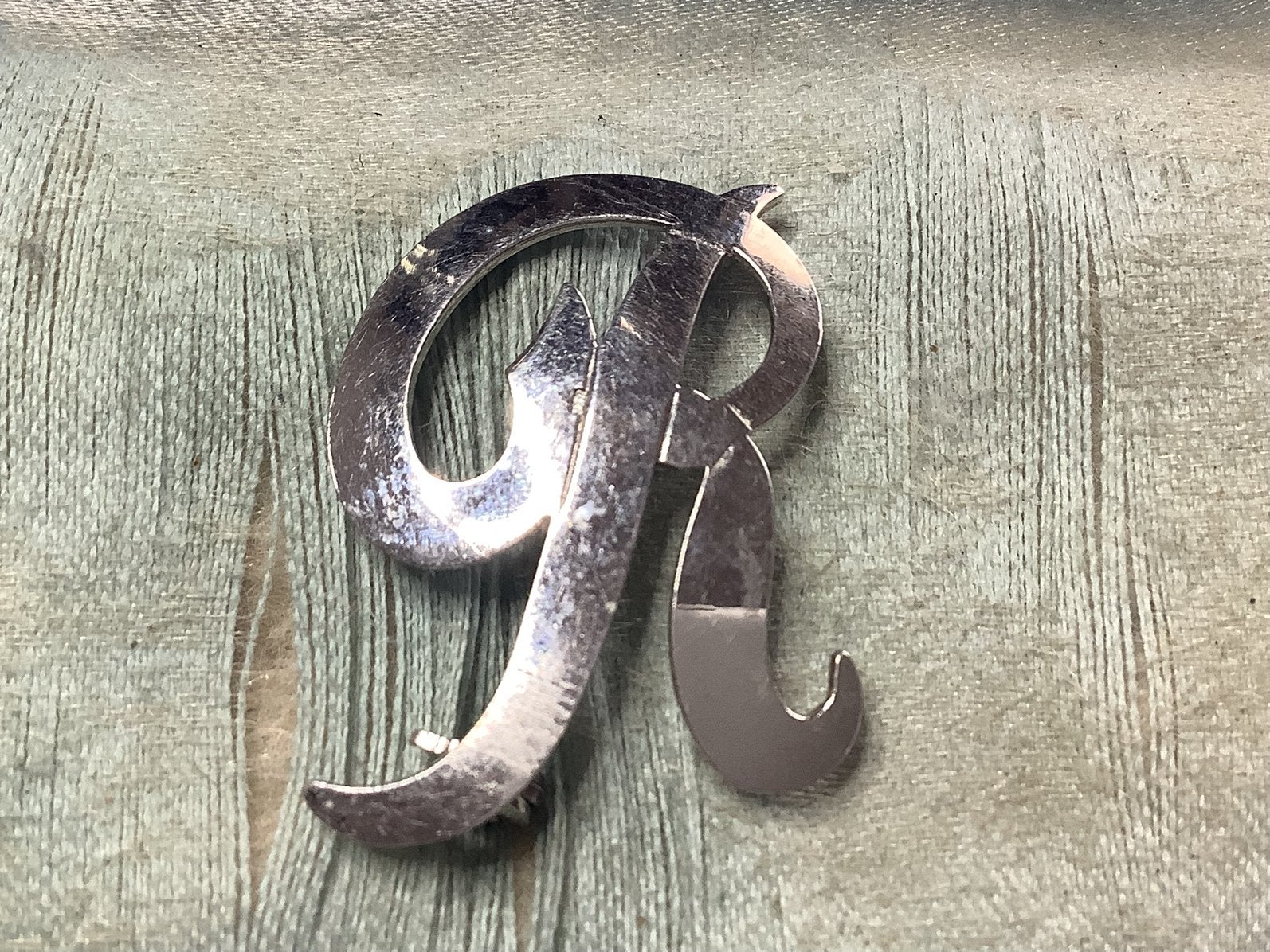 BEWERKTE 925 ZILVEREN LETTER R BROCHE, Verzenden, Zilver, Broche