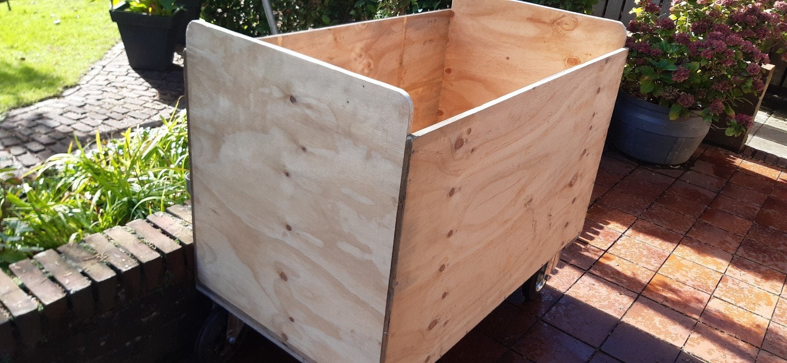 Houten kist op wielen met zwenkwielen, Doe-het-zelf en Verbouw, Ophalen, Gebruikt, Bak of Kist