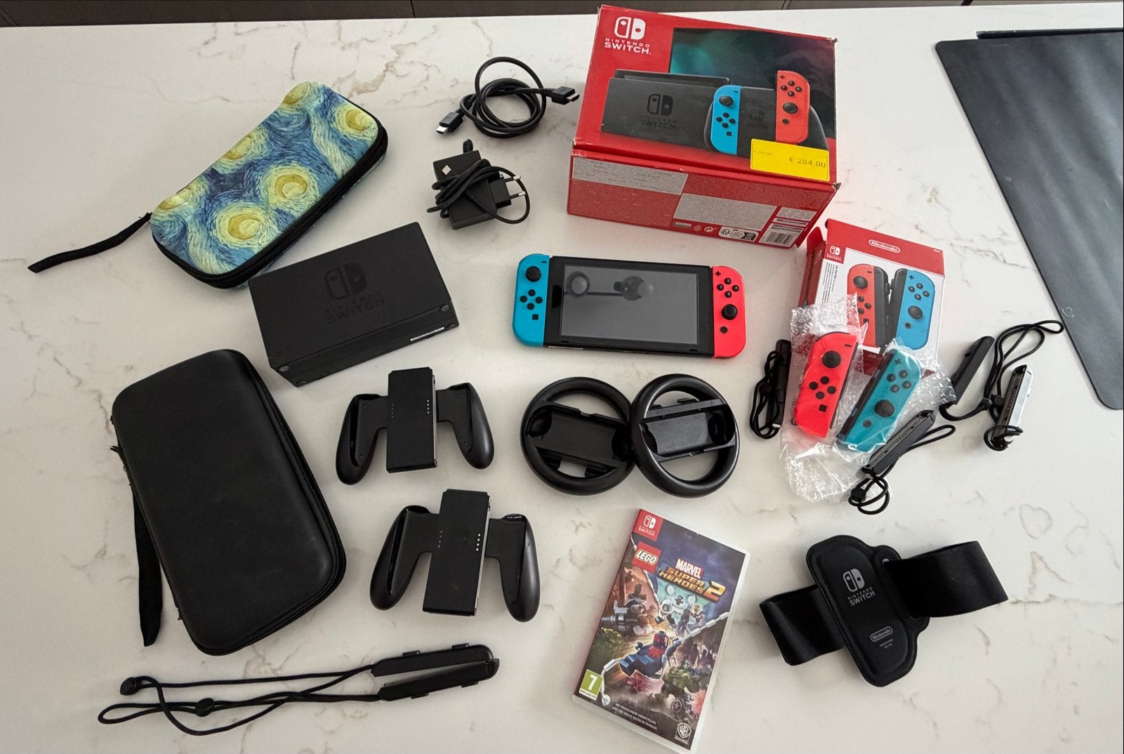 Nintendo Switch 2023 met extra controllers, hoesjes en spel, Met games, Zo goed als nieuw, Met 3 controllers of meer, Ophalen
