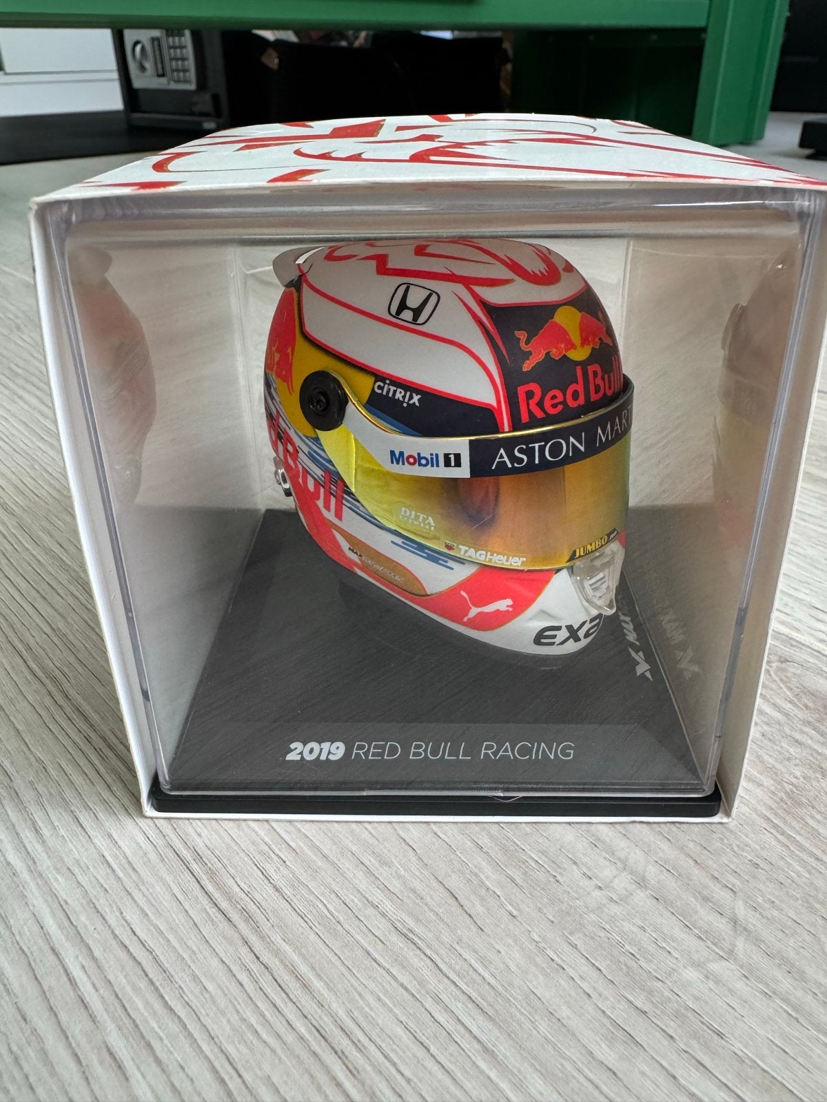 Max Verstappen seizoenshelm 2019 1:4 - Nieuwstaat, Ophalen of Verzenden, Nieuw, Formule 1